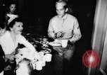 Standbild Bühne stars United States USA, 1942, aus Sekunde 14 historischem Filmmaterial Videoclip 65675071270
