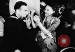 Standbild Bühne stars United States USA, 1942, aus Sekunde 25 historischem Filmmaterial Videoclip 65675071270