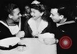 Standbild Bühne stars United States USA, 1942, aus Sekunde 31 historischem Filmmaterial Videoclip 65675071270