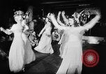 Standbild Bühne stars United States USA, 1942, aus Sekunde 44 historischem Filmmaterial Videoclip 65675071270