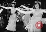 Standbild Bühne stars United States USA, 1942, aus Sekunde 48 historischem Filmmaterial Videoclip 65675071270