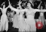 Standbild Bühne stars United States USA, 1942, aus Sekunde 49 historischem Filmmaterial Videoclip 65675071270