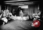 Standbild Bühne stars United States USA, 1942, aus Sekunde 62 historischem Filmmaterial Videoclip 65675071270