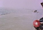Standbild F6Fs und Douglas SBD Dauntless auf Flight Deck der USS Lexington Pazifik, 1944, aus Sekunde 17 historischem Filmmaterial Videoclip 65675071278
