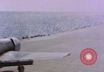 Standbild F6Fs und Douglas SBD Dauntless auf Flight Deck der USS Lexington Pazifik, 1944, aus Sekunde 21 historischem Filmmaterial Videoclip 65675071278