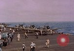 Standbild F6Fs und Douglas SBD Dauntless auf Flight Deck der USS Lexington Pazifik, 1944, aus Sekunde 41 historischem Filmmaterial Videoclip 65675071278