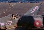 Standbild US Navy Squadron VF-16 an Bord der USS Lexington (CV-16) Pazifik, 1944, aus Sekunde 37 historischem Filmmaterial Videoclip 65675071281