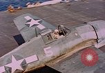 Standbild US Navy Squadron VF-16 an Bord der USS Lexington (CV-16) Pazifik, 1944, aus Sekunde 60 historischem Filmmaterial Videoclip 65675071281