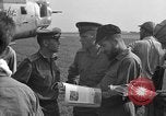 Standbild amerikanischen Kriegsgefangenen Mukden Mandschurei, 1945, aus Sekunde 8 historischem Filmmaterial Videoclip 65675071285