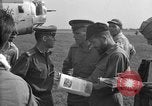 Standbild amerikanischen Kriegsgefangenen Mukden Mandschurei, 1945, aus Sekunde 9 historischem Filmmaterial Videoclip 65675071285