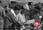 Standbild amerikanischen Kriegsgefangenen Mukden Mandschurei, 1945, aus Sekunde 12 historischem Filmmaterial Videoclip 65675071285