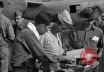 Standbild amerikanischen Kriegsgefangenen Mukden Mandschurei, 1945, aus Sekunde 13 historischem Filmmaterial Videoclip 65675071285