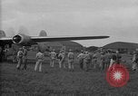 Standbild amerikanischen Kriegsgefangenen Mukden Mandschurei, 1945, aus Sekunde 19 historischem Filmmaterial Videoclip 65675071285