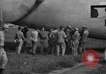 Standbild amerikanischen Kriegsgefangenen Mukden Mandschurei, 1945, aus Sekunde 59 historischem Filmmaterial Videoclip 65675071285