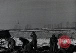Standbild 101st Airborne Division Bastogne Belgien, 1945, aus Sekunde 5 historischem Filmmaterial Videoclip 65675071304