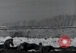 Standbild 101st Airborne Division Bastogne Belgien, 1945, aus Sekunde 8 historischem Filmmaterial Videoclip 65675071304
