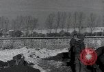 Standbild 101st Airborne Division Bastogne Belgien, 1945, aus Sekunde 13 historischem Filmmaterial Videoclip 65675071304
