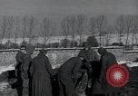 Standbild 101st Airborne Division Bastogne Belgien, 1945, aus Sekunde 15 historischem Filmmaterial Videoclip 65675071304