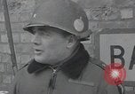 Standbild 101st Airborne Division Bastogne Belgien, 1945, aus Sekunde 61 historischem Filmmaterial Videoclip 65675071304