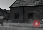 Image Les travailleurs de la Croix-Rouge Bastogne Belgique, 1945, de la seconde 5 séquences d'archives historiques vidéo 65675071306