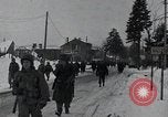 Standbild 101st Airborne Division Bastogne Belgien, 1945, aus Sekunde 56 historischem Filmmaterial Videoclip 65675071307