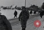 Standbild 101st Airborne Division Bastogne Belgien, 1945, aus Sekunde 62 historischem Filmmaterial Videoclip 65675071307