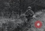 Immagine di Stati Uniti 1° Divisione Belgio, 1944, secondo 21 filmato di repertorio 65675071309