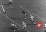 Immagine di American Football match United States USA, 1945, secondo 44 filmato di repertorio 65675071316
