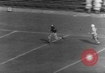 Immagine di American Football match United States USA, 1945, secondo 51 filmato di repertorio 65675071316