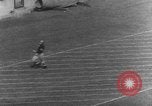 Immagine di American Football match United States USA, 1945, secondo 54 filmato di repertorio 65675071316