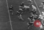 Immagine di American Football match United States USA, 1945, secondo 60 filmato di repertorio 65675071316