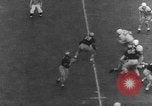 Immagine di American Football match United States USA, 1945, secondo 61 filmato di repertorio 65675071316
