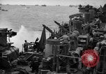 Standbild Iwo Jima Invasion Iwo Jima, 1945, aus Sekunde 15 historischem Filmmaterial Videoclip 65675071338