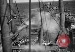 Standbild US Navy spray Systeme zur Bekämpfung von Feuer Iwo Jima, 1945, aus Sekunde 4 historischem Filmmaterial Videoclip 65675071340