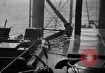 Standbild US Navy spray Systeme zur Bekämpfung von Feuer Iwo Jima, 1945, aus Sekunde 22 historischem Filmmaterial Videoclip 65675071340