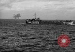 Standbild amphibischen Invasion Iwo Jima, 1945, aus Sekunde 30 historischem Filmmaterial Videoclip 65675071342