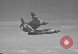 Immagine di Portaerei e Grumman F9 getti United States USA, 1953, secondo 10 filmato di repertorio 65675071362