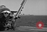 Immagine di Portaerei e Grumman F9 getti United States USA, 1953, secondo 16 filmato di repertorio 65675071362