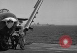 Immagine di Portaerei e Grumman F9 getti United States USA, 1953, secondo 18 filmato di repertorio 65675071362