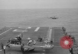 Immagine di Portaerei e Grumman F9 getti United States USA, 1953, secondo 39 filmato di repertorio 65675071362