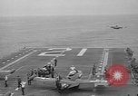 Immagine di Portaerei e Grumman F9 getti United States USA, 1953, secondo 40 filmato di repertorio 65675071362