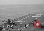 Immagine di Portaerei e Grumman F9 getti United States USA, 1953, secondo 42 filmato di repertorio 65675071362