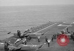 Immagine di Portaerei e Grumman F9 getti United States USA, 1953, secondo 44 filmato di repertorio 65675071362