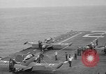 Immagine di Portaerei e Grumman F9 getti United States USA, 1953, secondo 45 filmato di repertorio 65675071362