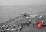 Immagine di Portaerei e Grumman F9 getti United States USA, 1953, secondo 46 filmato di repertorio 65675071362