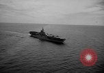Immagine di Portaerei in Hawaii Pearl Harbor Hawaii USA, 1949, secondo 6 filmato di repertorio 65675071363