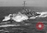 Immagine di Portaerei in Hawaii Pearl Harbor Hawaii USA, 1949, secondo 9 filmato di repertorio 65675071363
