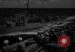 Immagine di Portaerei in Hawaii Pearl Harbor Hawaii USA, 1949, secondo 39 filmato di repertorio 65675071363