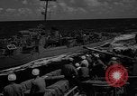 Immagine di Portaerei in Hawaii Pearl Harbor Hawaii USA, 1949, secondo 45 filmato di repertorio 65675071363