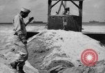 Standbild United States Army Ingenieure in Betrieb Sandstein Enewetak Atoll Marshall Inseln, 1948, aus Sekunde 11 historischem Filmmaterial Videoclip 65675071371